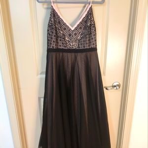 BCBG MaxAzaria gown size M never worn